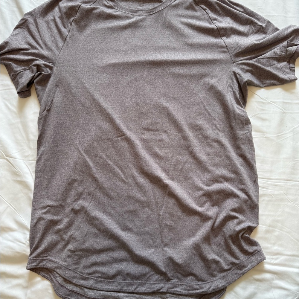 Men's light purple workout tee size large